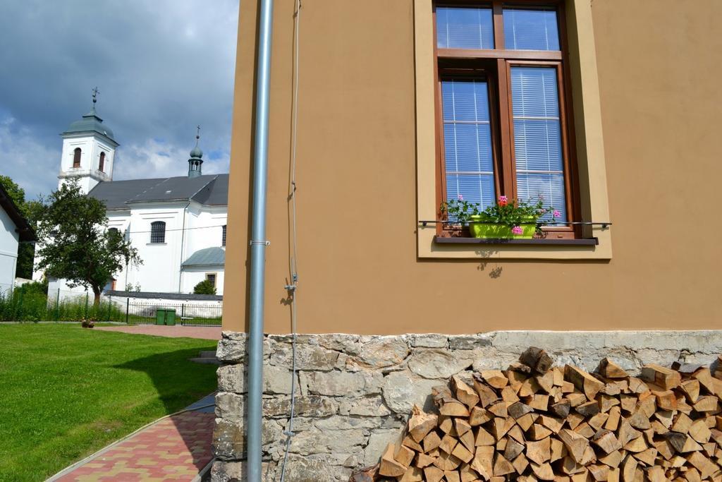 Pension Stara Skola Vysoke Zibridovice Exteriör bild
