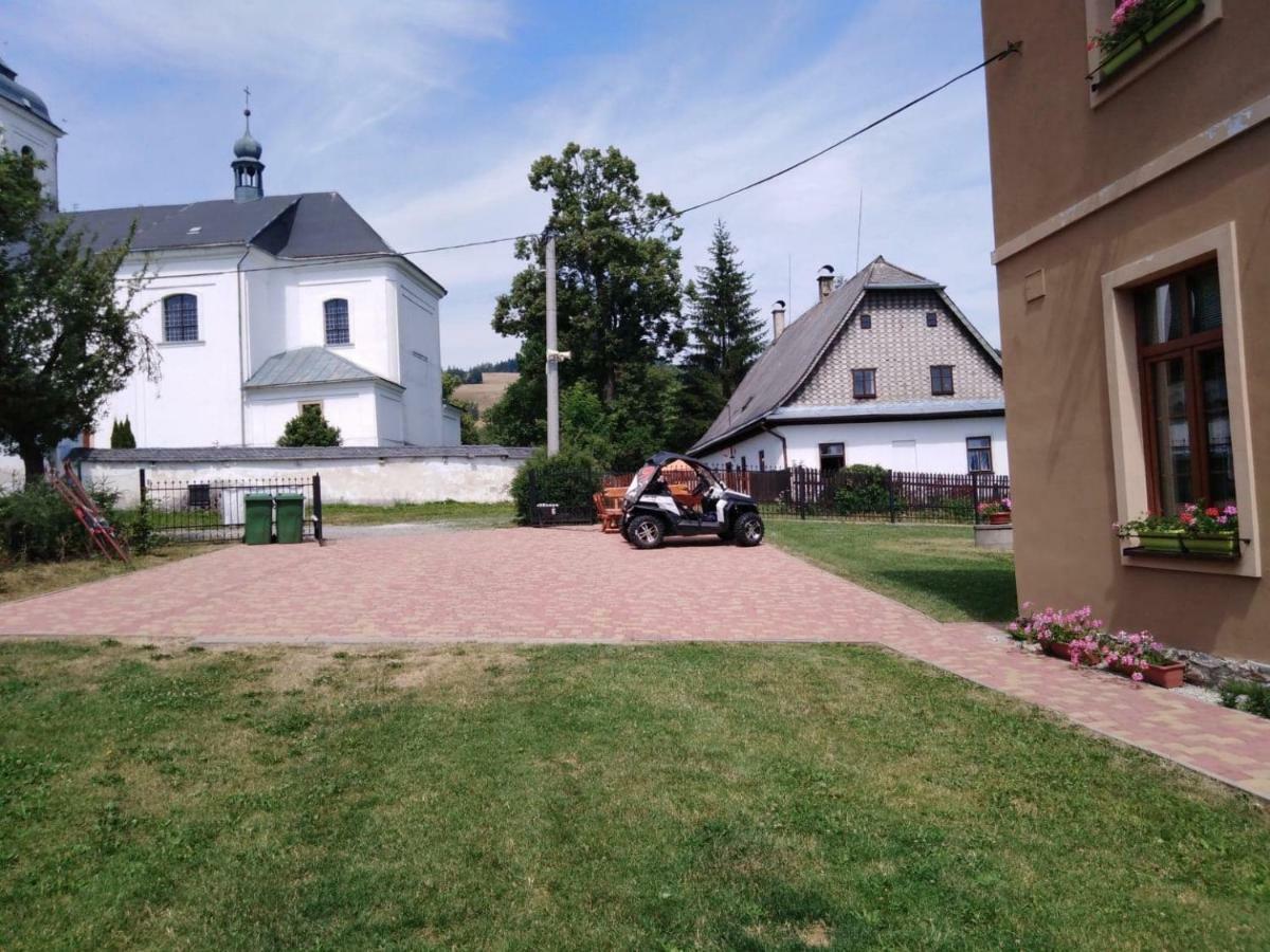 Pension Stara Skola Vysoke Zibridovice Exteriör bild