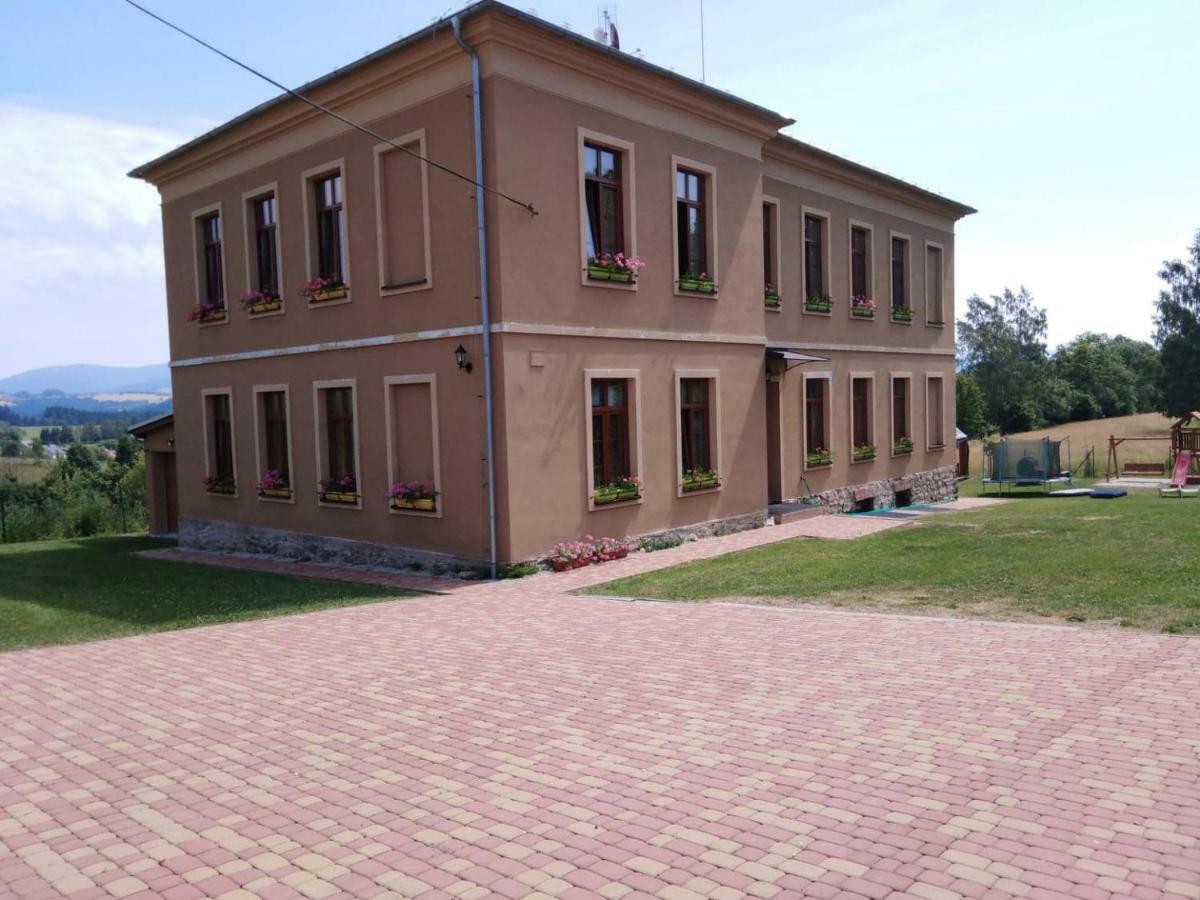 Pension Stara Skola Vysoke Zibridovice Exteriör bild